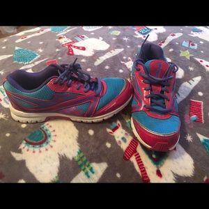 Girls Reebok tennis shoes